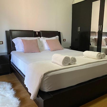 Bertis Guest House Gjirokastër 外观 照片