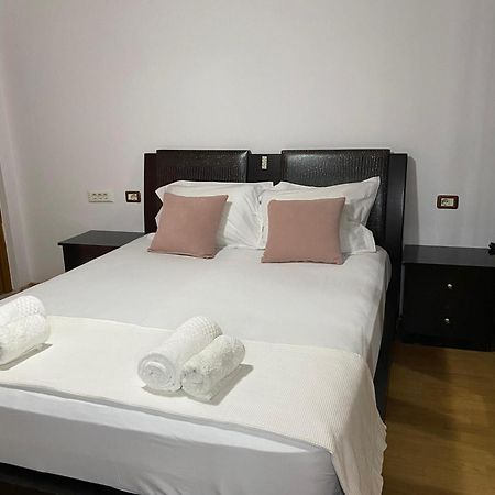 Bertis Guest House Gjirokastër 外观 照片