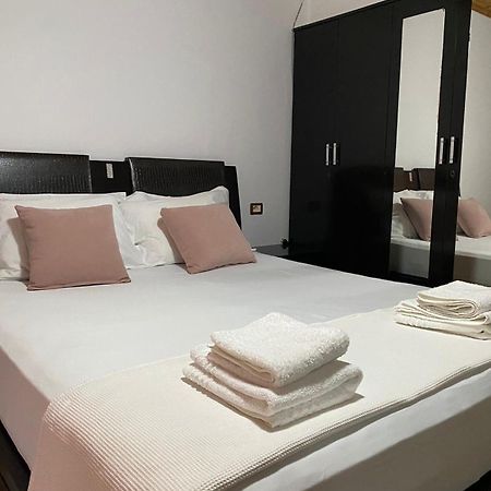 Bertis Guest House Gjirokastër 外观 照片