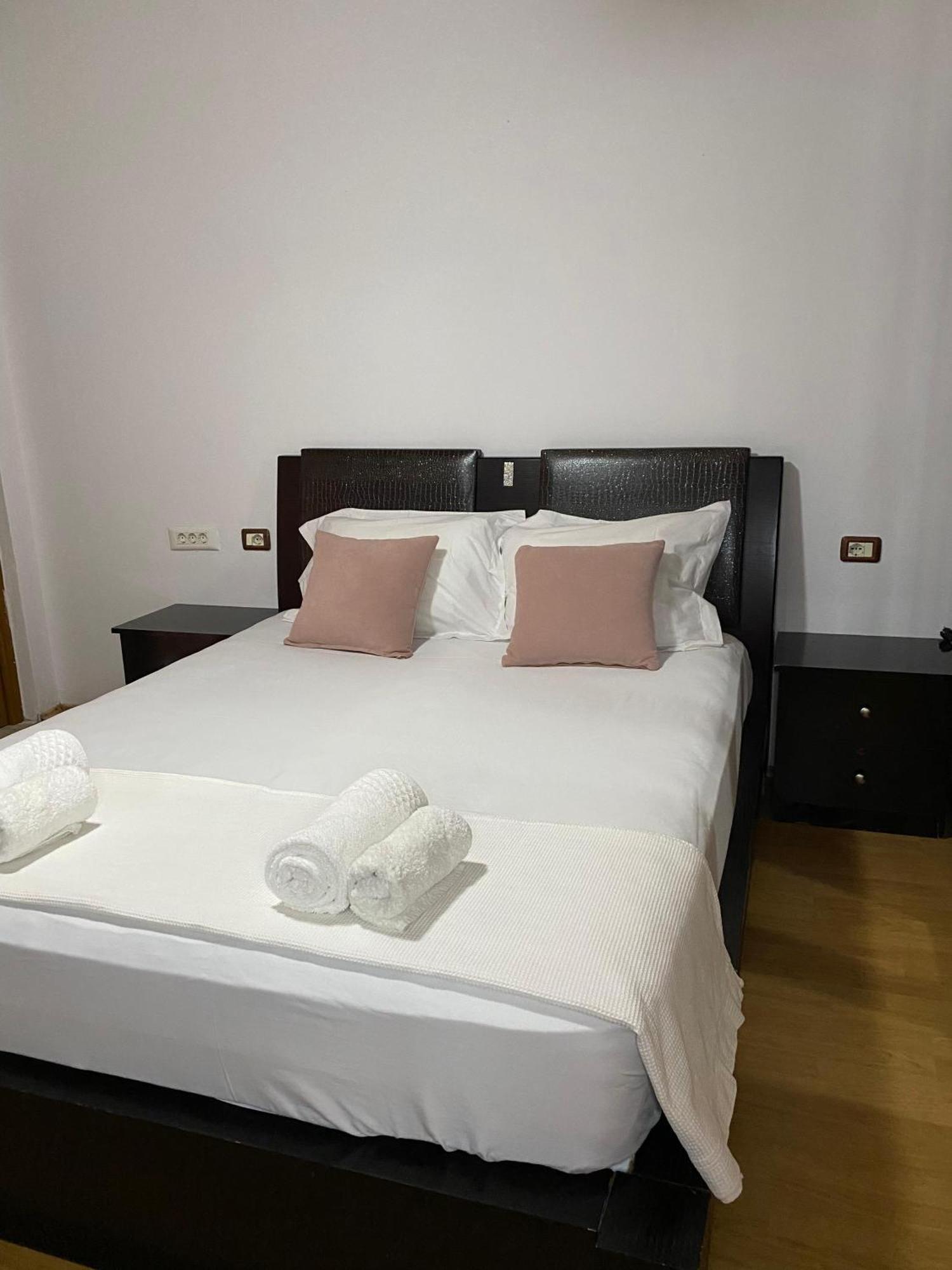 Bertis Guest House Gjirokastër 外观 照片