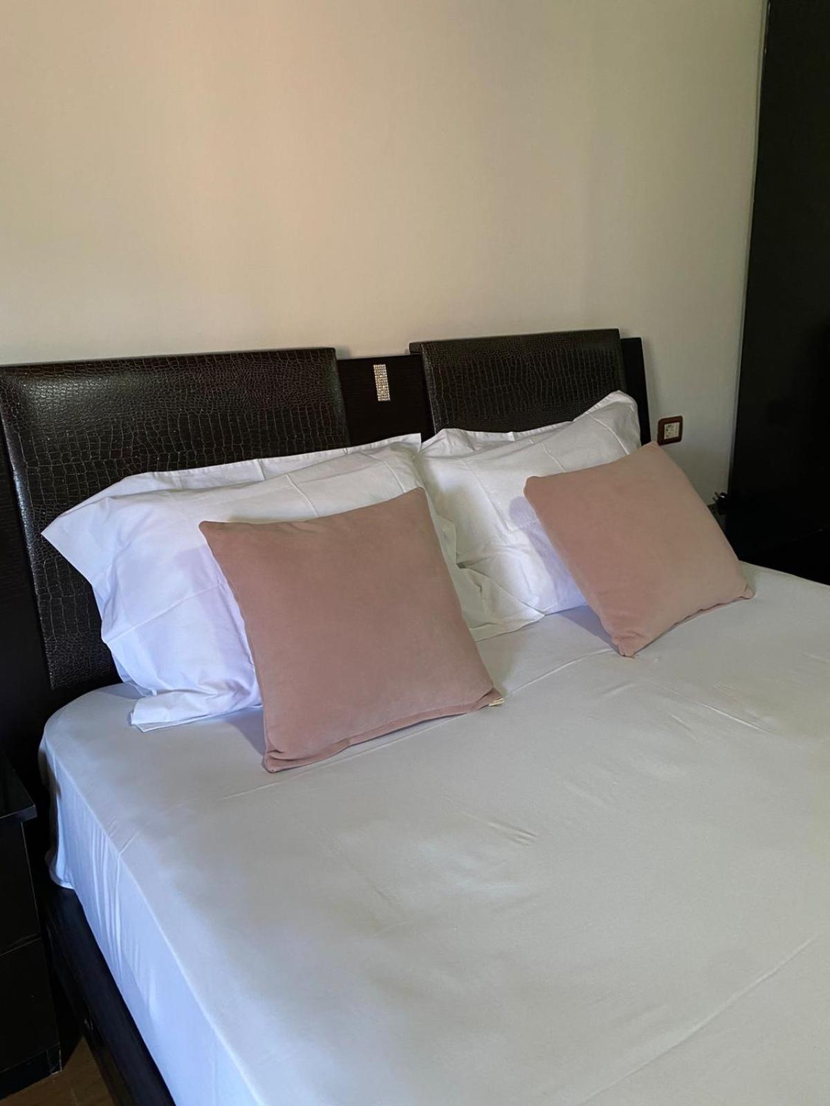 Bertis Guest House Gjirokastër 外观 照片