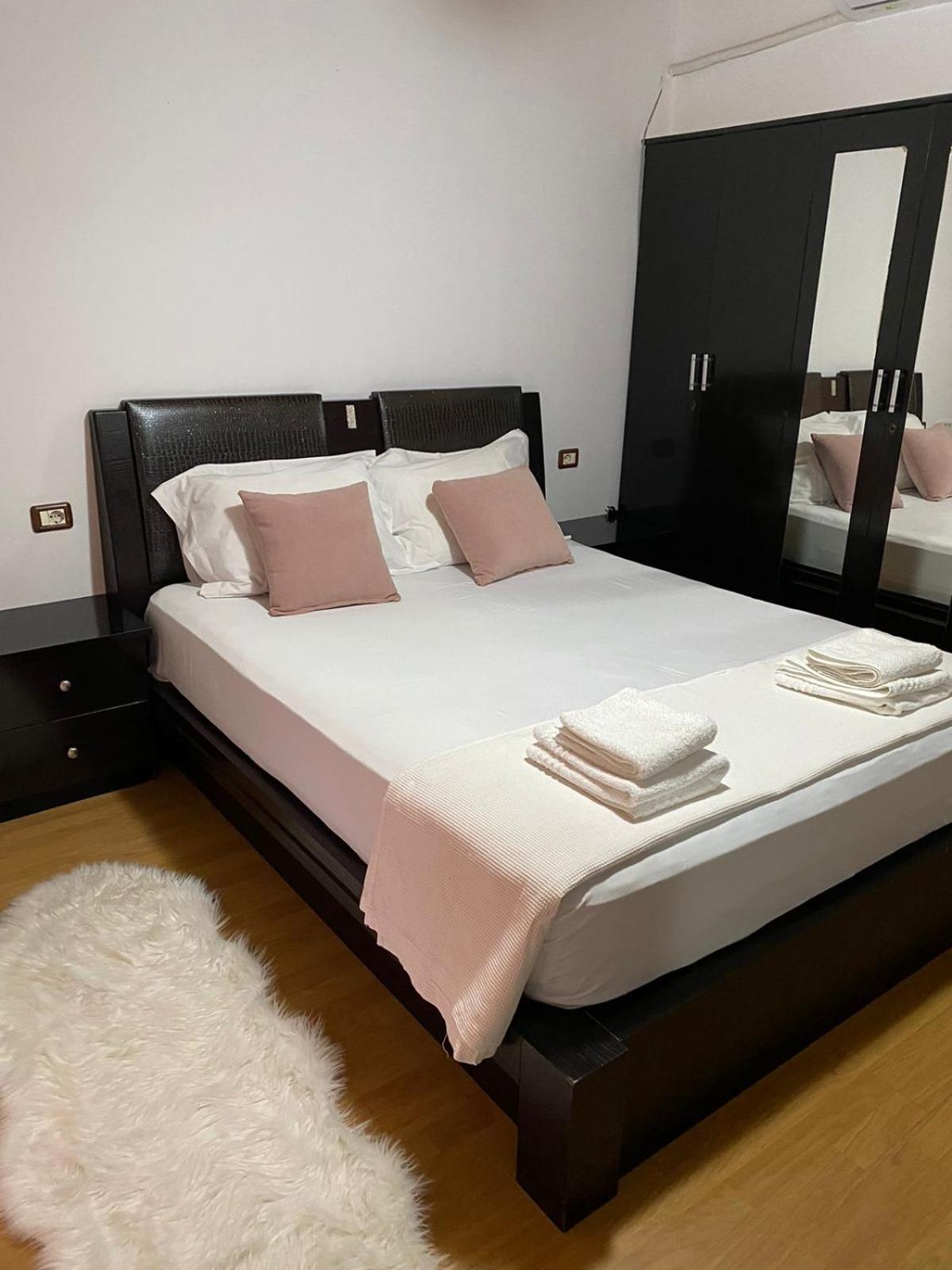 Bertis Guest House Gjirokastër 外观 照片